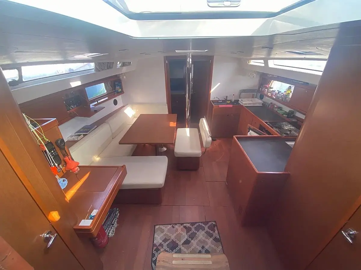 Bandol Sailing Yacht