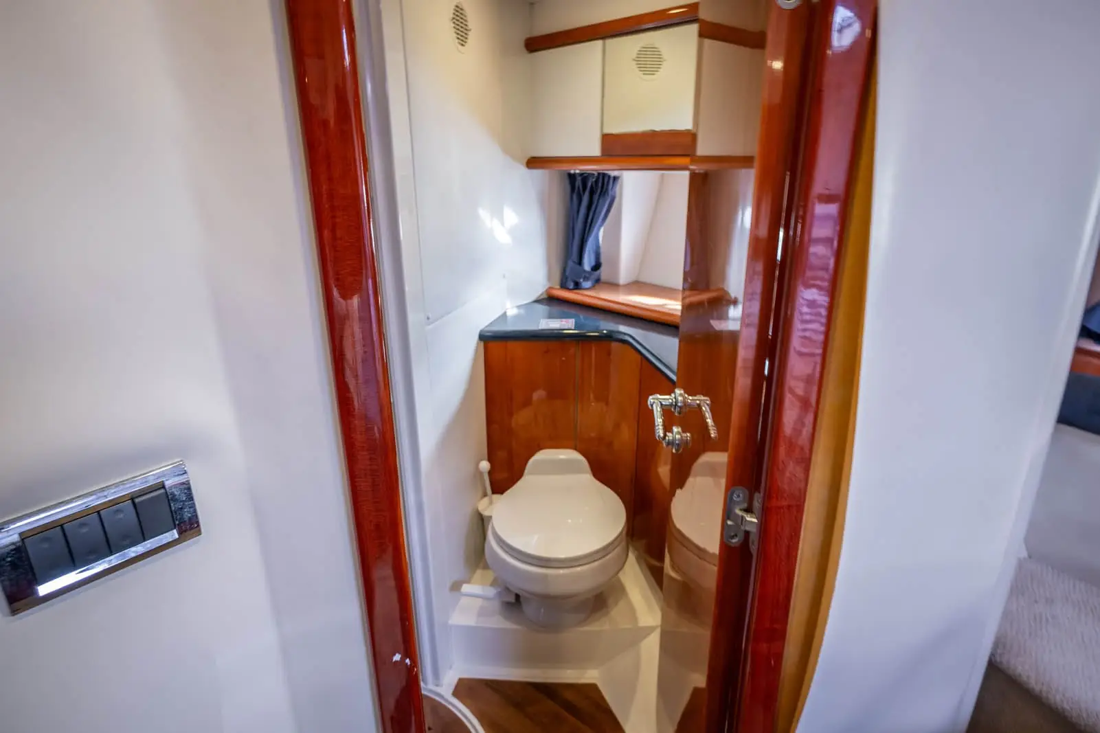 Korali Motor Boat