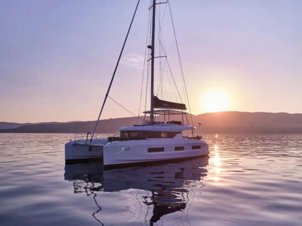AZUL / Lagoon 55