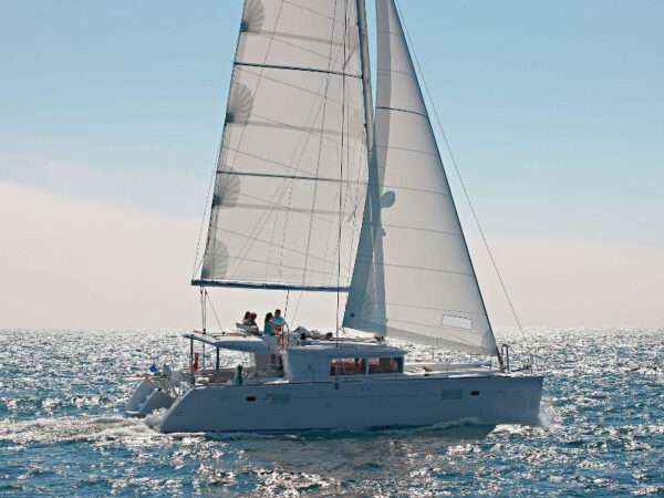 Caliente / Lagoon 450 Fly