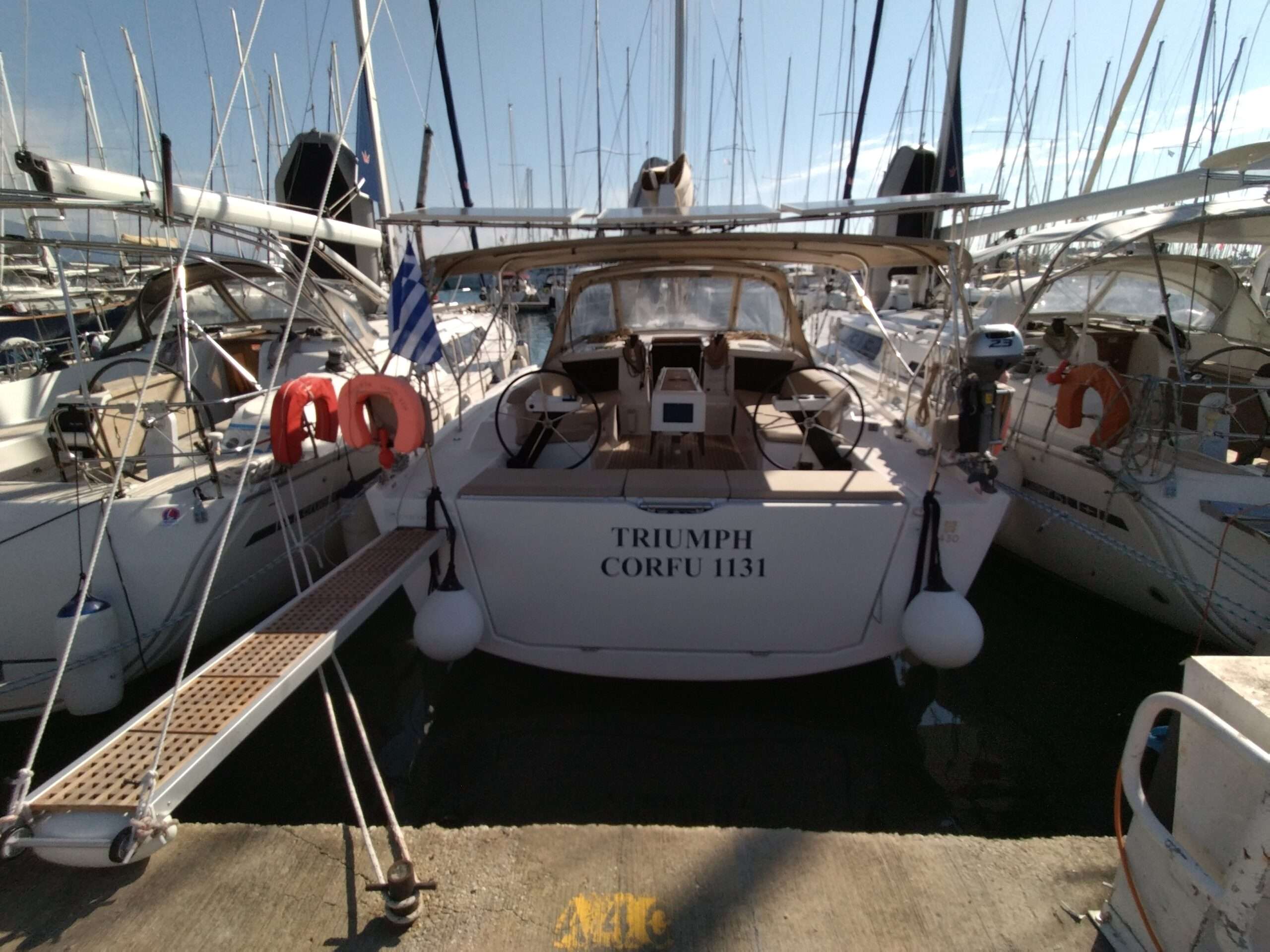 Triumph / Dufour 430