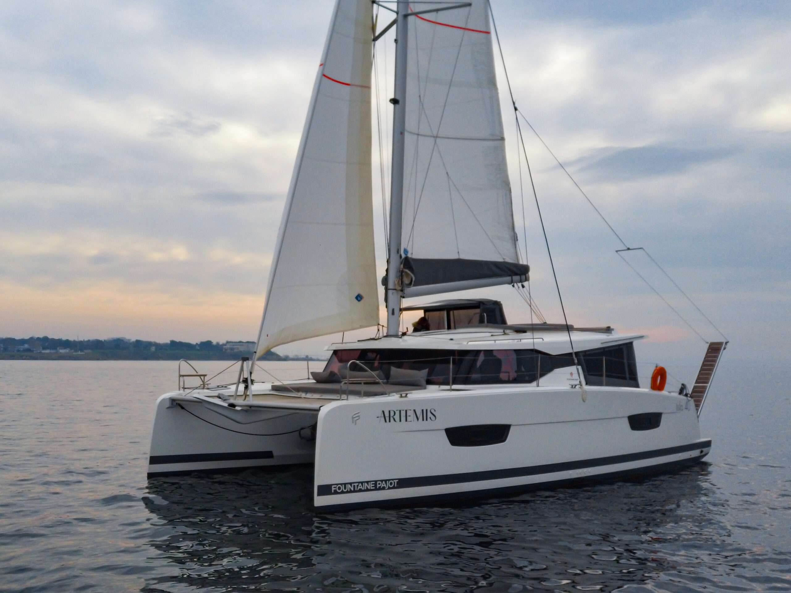 Artemis / Isla 40