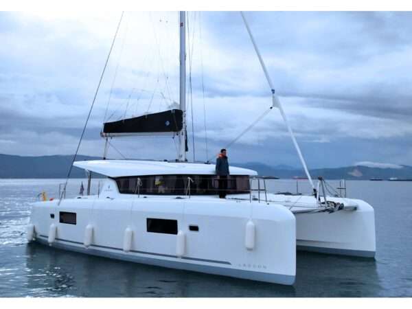 ATHINA (Αir condition, generator, water maker, 1 SUP free of charge) / Lagoon 42